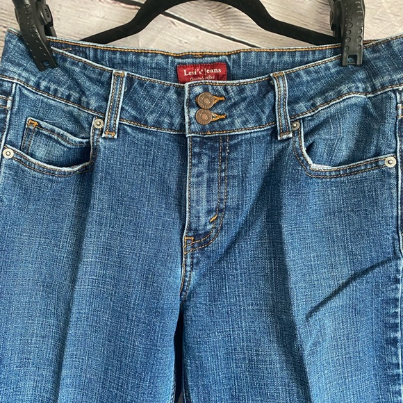 Levi's 526 Slender Bootcut Women's Jeans in Classic Blue - Picture 2 of 5